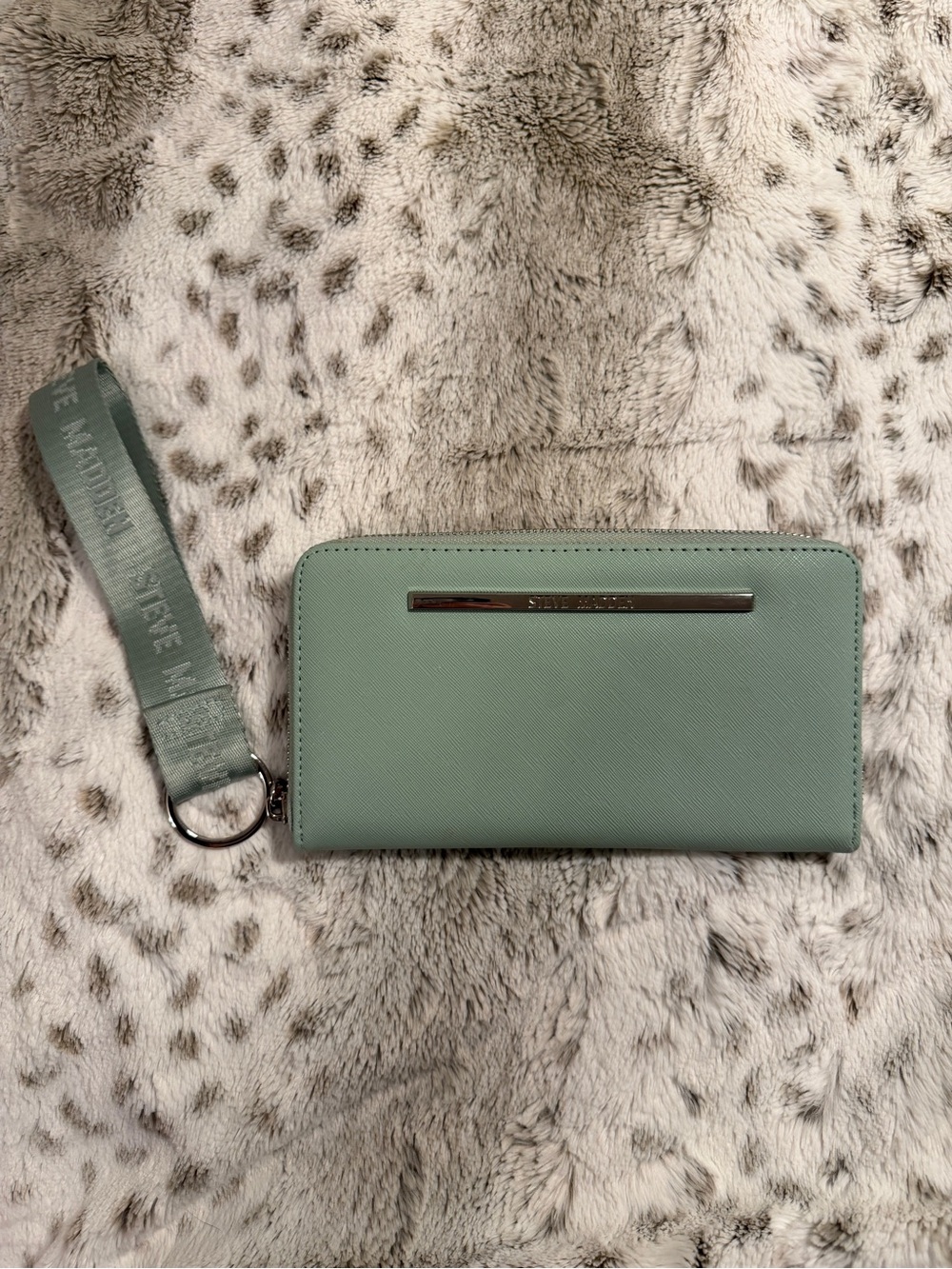 Steve Madden Mint Green Zip Wristlet Wallet